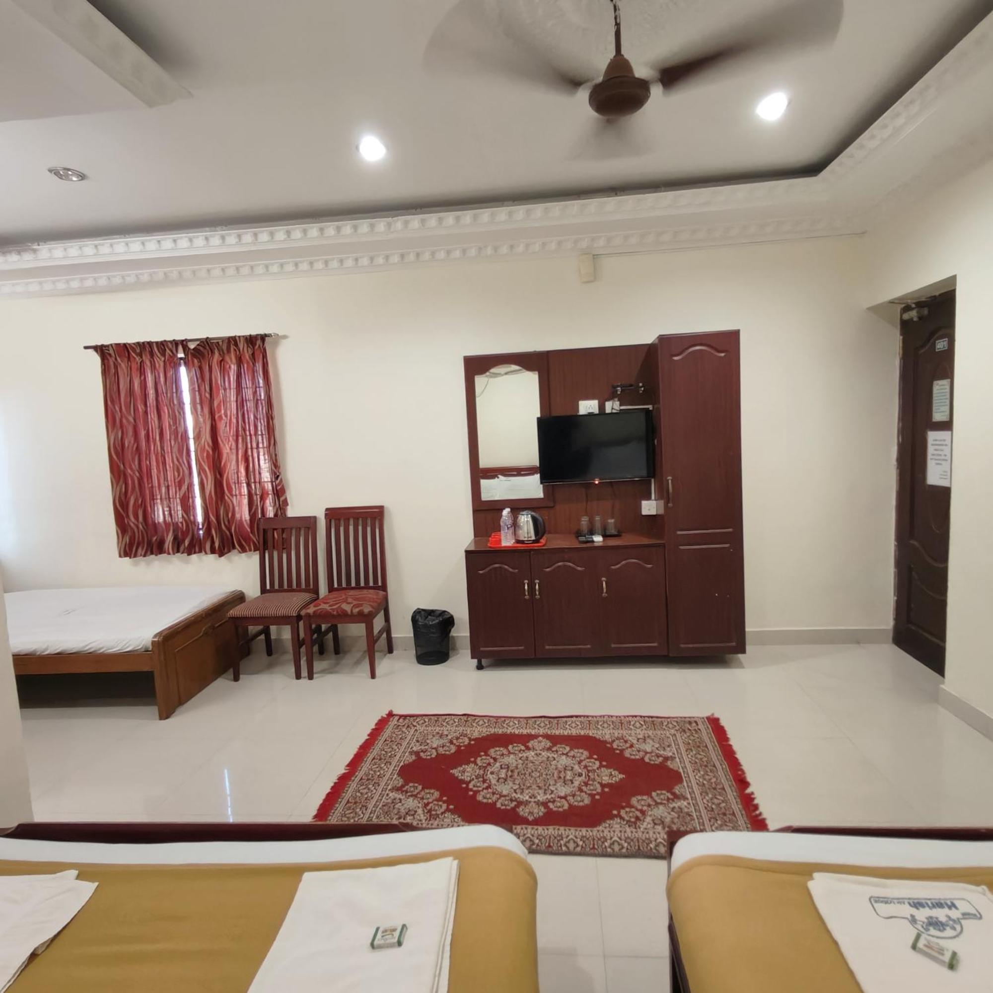 Hotel Harish Рамешварам Экстерьер фото